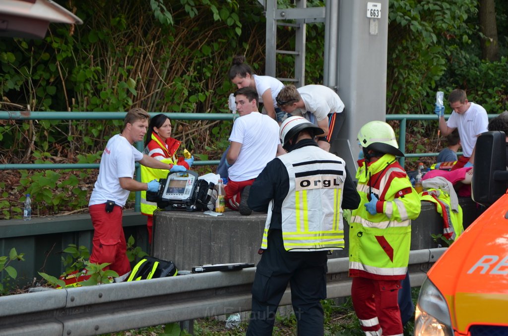 Einsatz BF Koeln Klimaanlage Reisebus defekt A 3 Rich Koeln hoehe Leverkusen P022.JPG